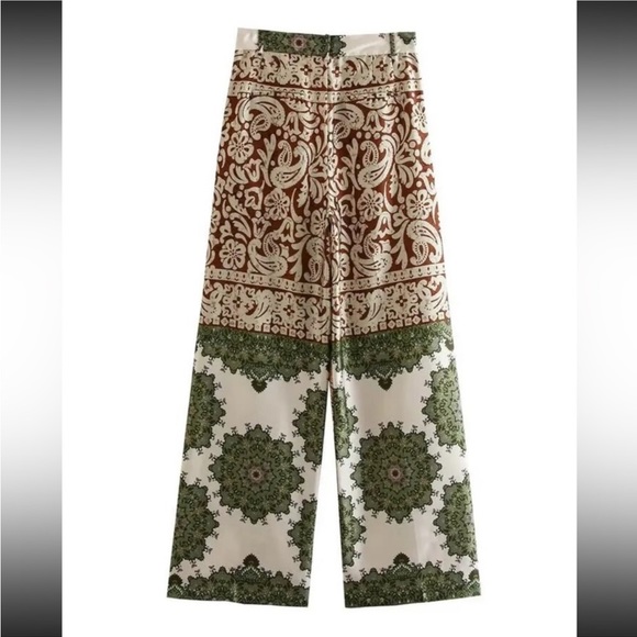 Slimming Two Piece Handkerchief Chill
BOUTIQUE
$169 - Picture 3 of 11